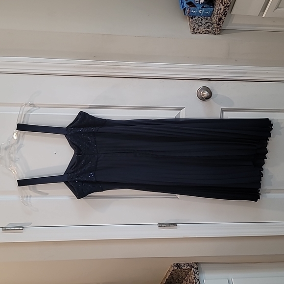 R & M Collection 2 Piece Formal - Picture 15 of 16